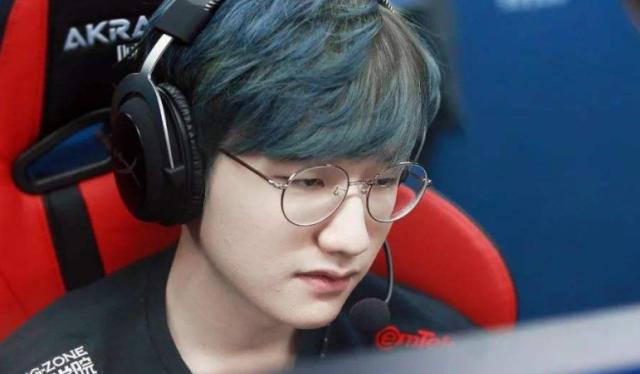 系共同作用 系共同作用